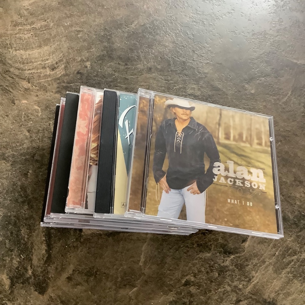 6 Country CDs - Picture 8 of 8